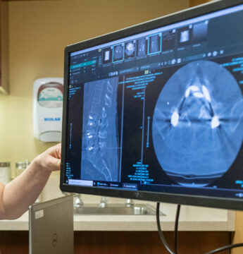 Dr. Woodworth addresses patients pain and if epidural injections may help with back pain.